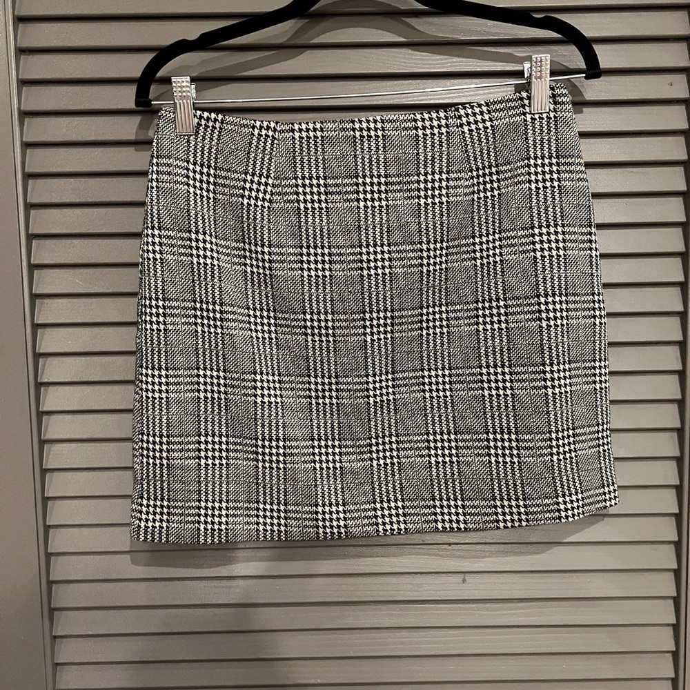 Pink Lily Black and White Mini Pencil Skirt